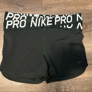 Nike Pro Intertwist shorts size XL